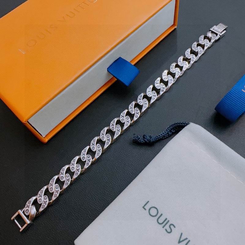 LV Bracelet 11yxx17